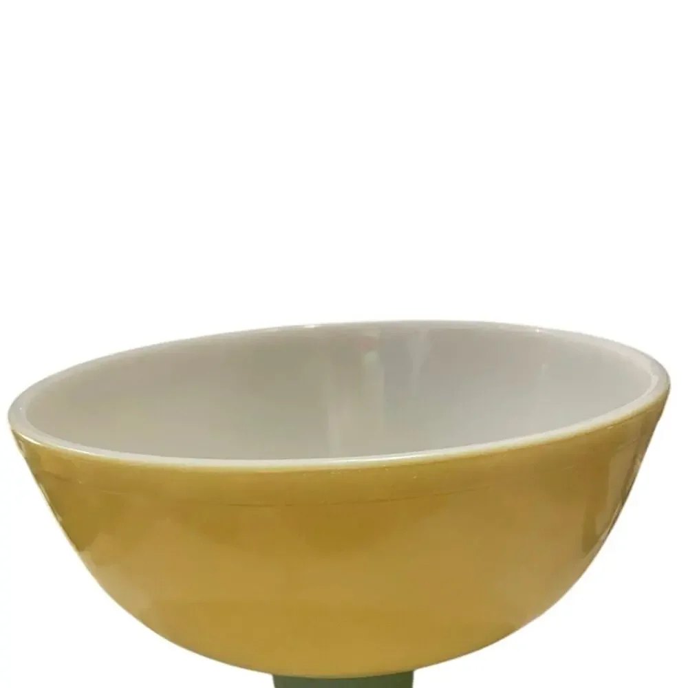 Vintage Pyrex Large Yellow Nesting Bowl 404 4 Qt. EUC